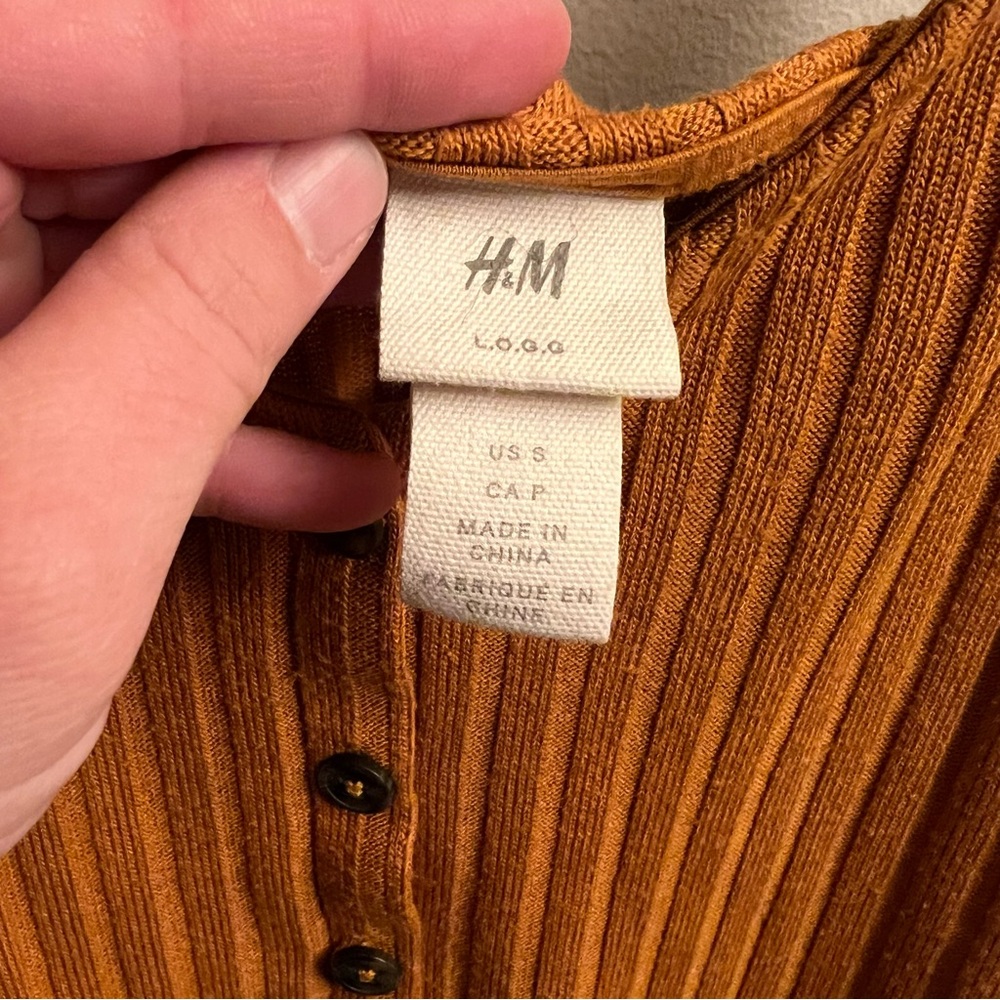 H&M Buttoned Tank Top - Picture 3 of 3